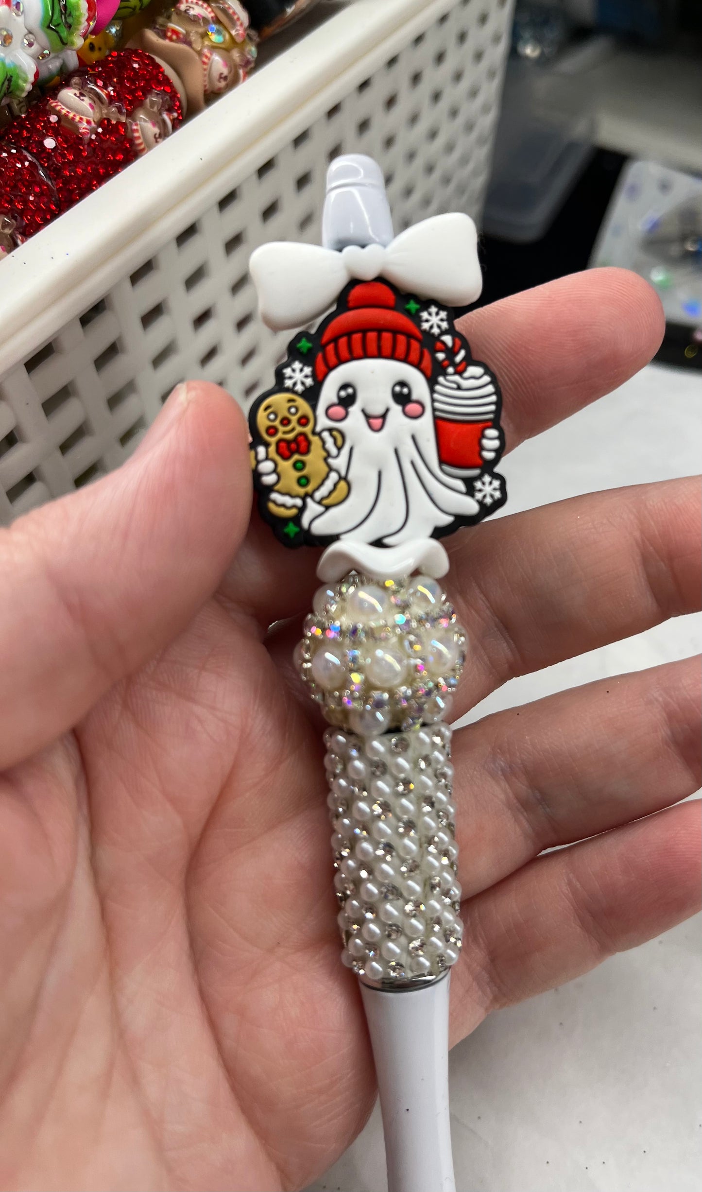 Christmas Ghost on a White Bling Pearl Pen.