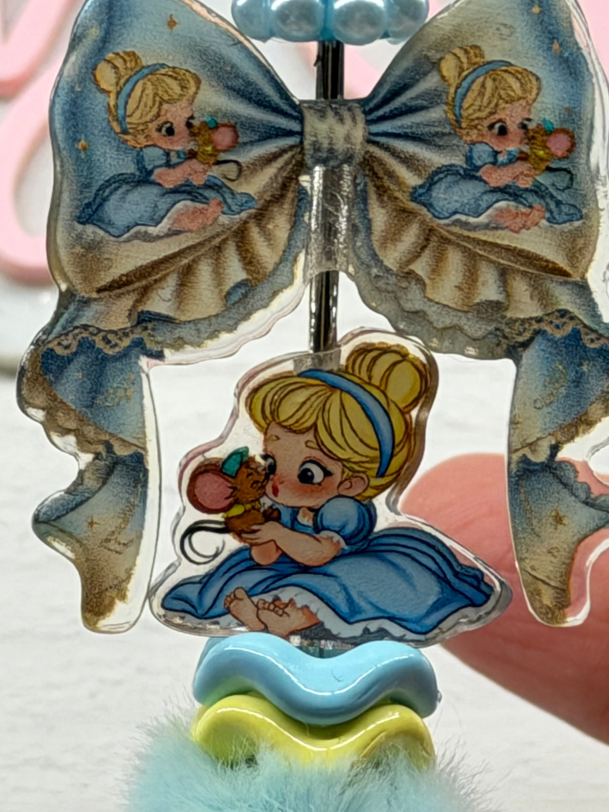 Princess with baby mouse on a light blue pearl pen