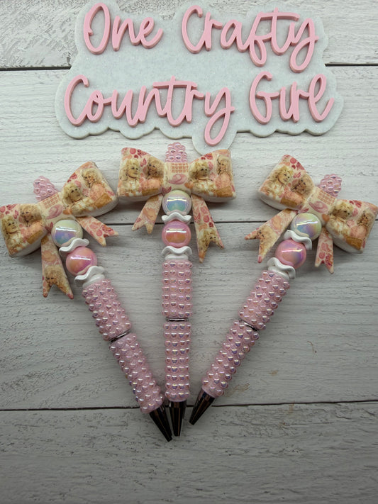 Classic Dolly Howdy Bow on Pink pearled pen (Dolly Collection 5)