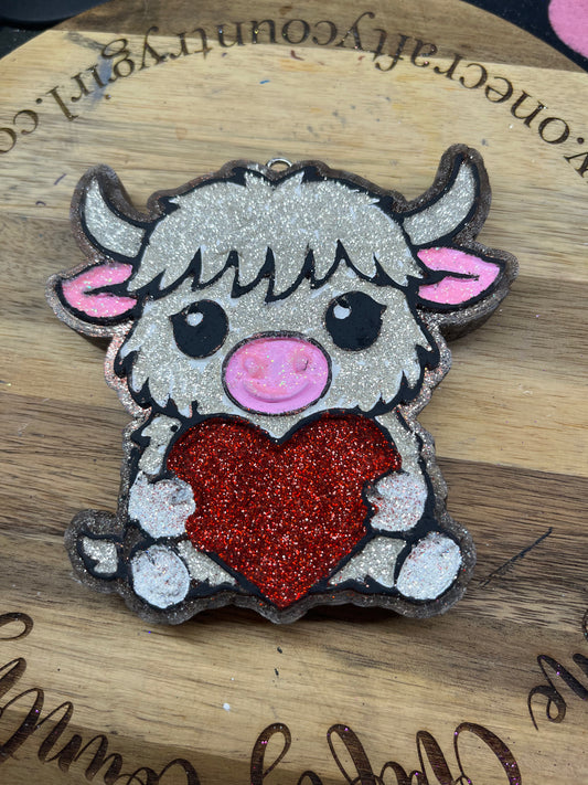Daisy Mae with Heart Freshie in Peppermint Cashmere